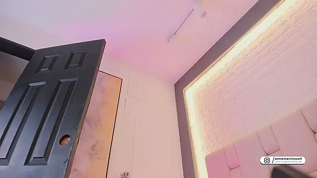 Chat +18 de anniemartinez_ ao vivo