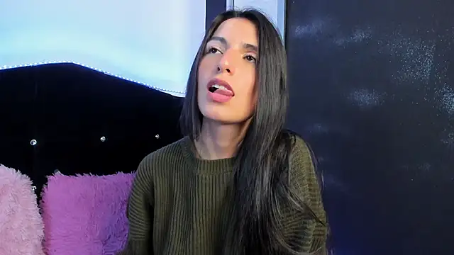 MiaVelasquez01's Webcam Show