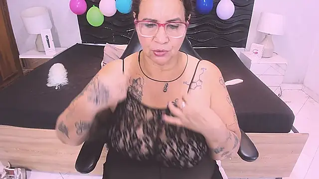 laura_riley 现场XXX聊天