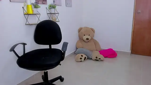 Emma_lean Adlı Modelin Canlı XXX Sohbeti