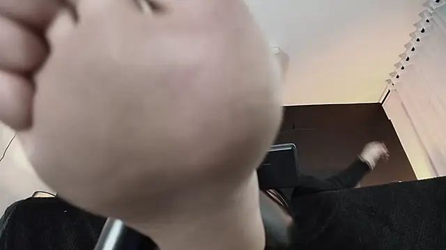 _Jade_16 Live XXX-Chat