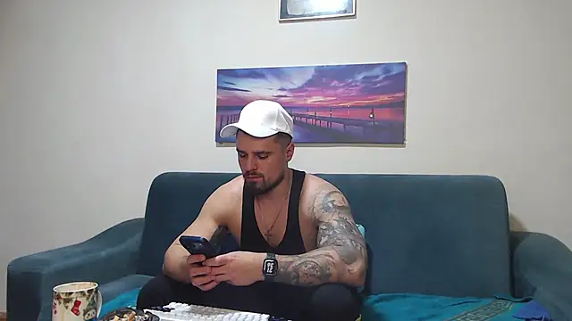 Tiberius_hunk Live XXX-Chat