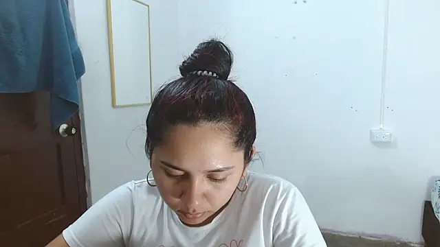 Thalian Live XXX Chat