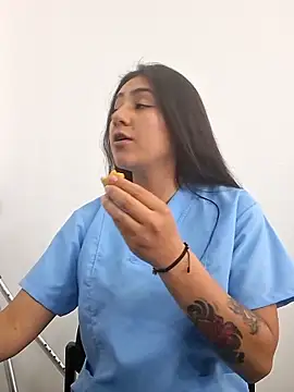 Chat XXX en directo de CAROLINE__07