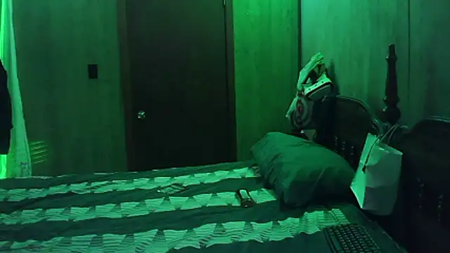 2damnfreaky's Webcam Show