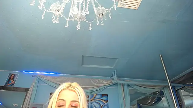 ADRIANNA_FOX Live XXX Chat