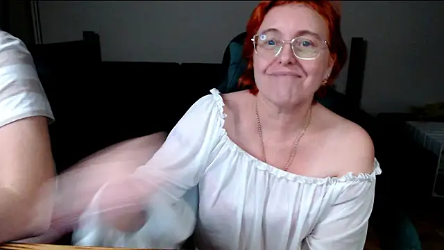 JoannaAndNeighbour's Live XXX Chat