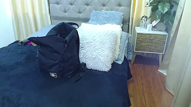 sasi_luna's Live XXX Chat