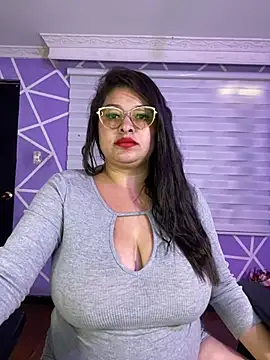 MiiaaJoness Webcam-Show