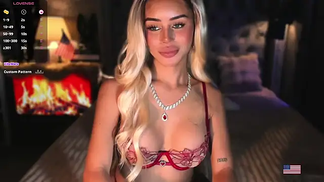 ZyraGoddes Show in webcam