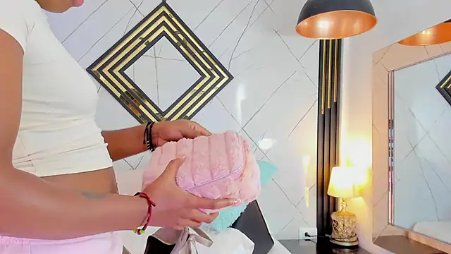 EmilyDiaazのライブXXXチャット