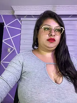 Chat +18 de MiiaaJoness ao vivo