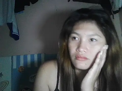 leamorena: онлайн-секс-чат