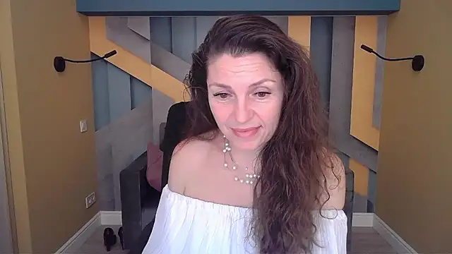 EllaLong's Live XXX Chat