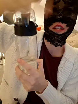 Chat +18 de NaughtyCatgirl ao vivo