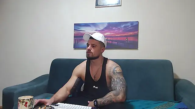 Tiberius_hunk 即時 XXX 聊天