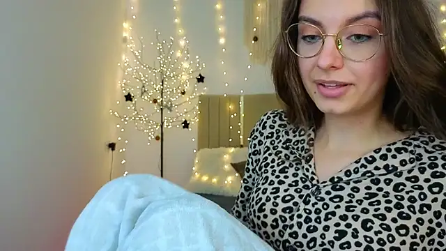 Real_cutie1n Webbikameraesitys