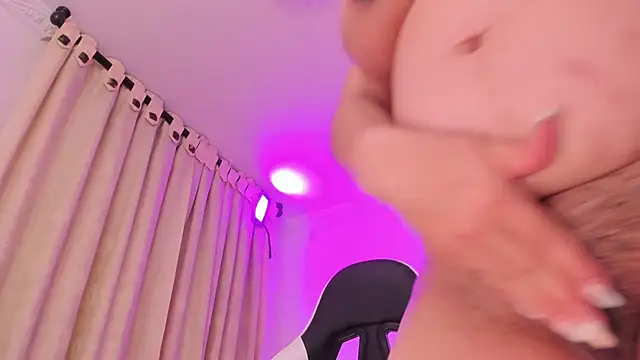 shanel_taylor Adlı Modelin Canlı XXX Sohbeti