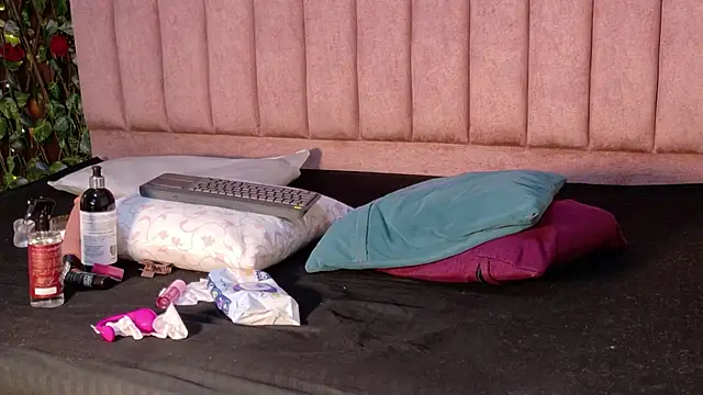 MiaJanss Chat XXX in diretta