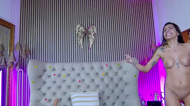 PlayfulShow's Live XXX Chat