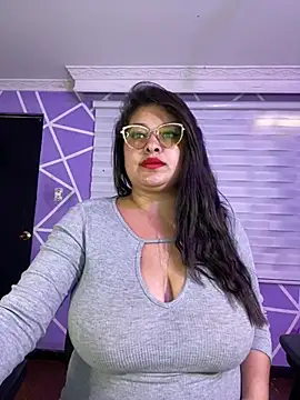 MiiaaJoness Live XXX-Chat