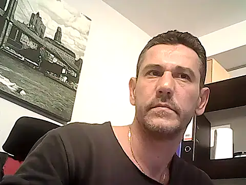 mastercharisma35's Live XXX Chat