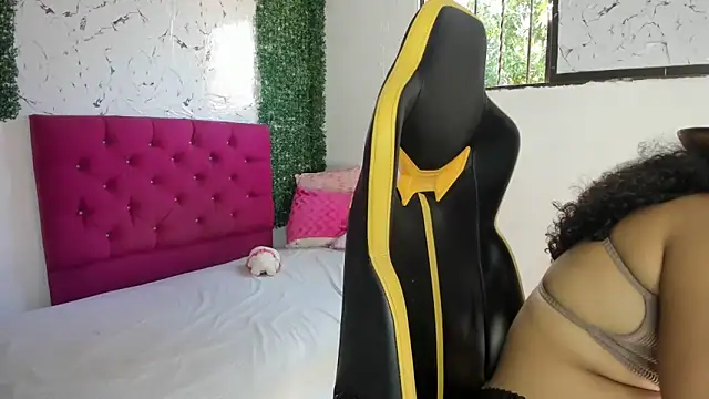 emily_stars1's Webcam Show