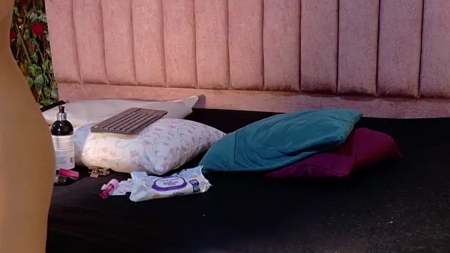 MiaJanss Chat XXX in diretta