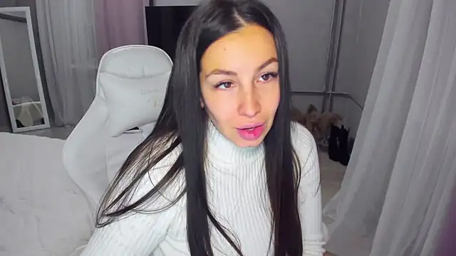 AvisFlowers Adlı Modelin Canlı XXX Sohbeti