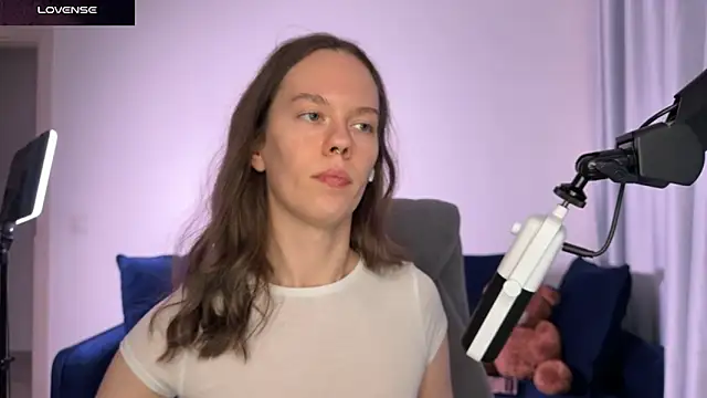 SharkyBaby Adlı Modelin Canlı XXX Sohbeti