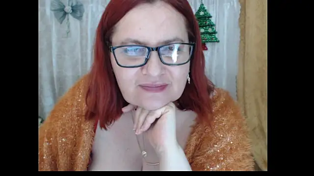 PlayfullMature's Live XXX Chat