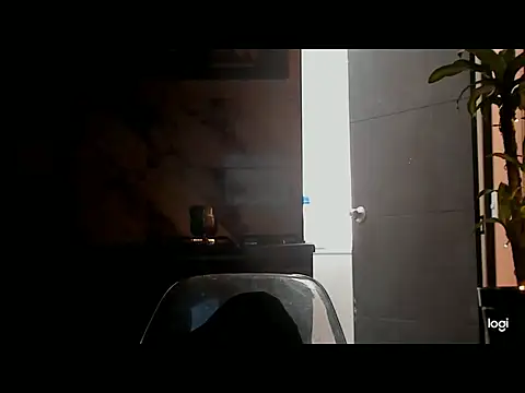 aprille15's Live XXX Chat