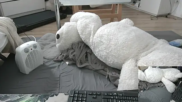 CeriseLapineのライブXXXチャット