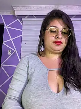 MiiaaJoness webcam show