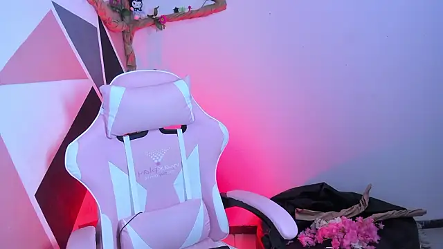 little_emma0 – Naživo XXX chat