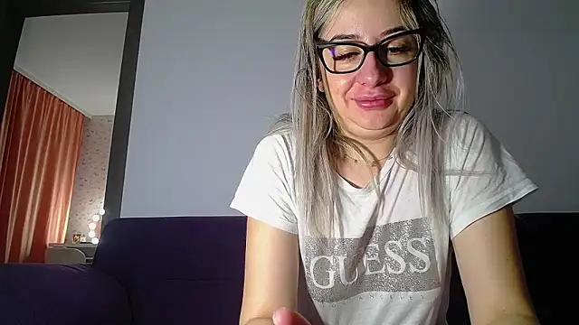 Julianna68のライブXXXチャット