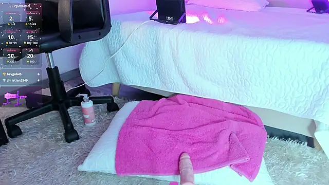 Emmapeetite's Live XXX Chat