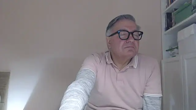 دردشة YOU6me الجنسية المباشرة