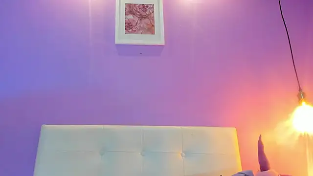 Charlotte11-11's Live XXX Chat