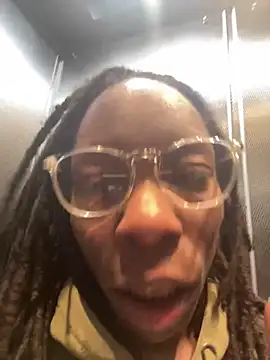 littyleesh1のライブXXXチャット