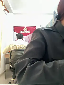 Chat XXX ao vivo de Emily-7_