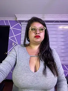 MiiaaJoness 即時 XXX 聊天