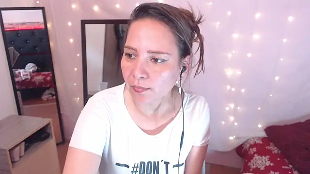 Онлайн чат XXX camila_delarosa