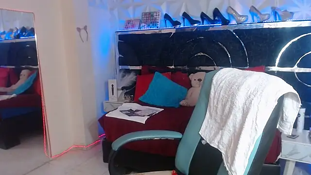 red_moon_2's Live XXX Chat