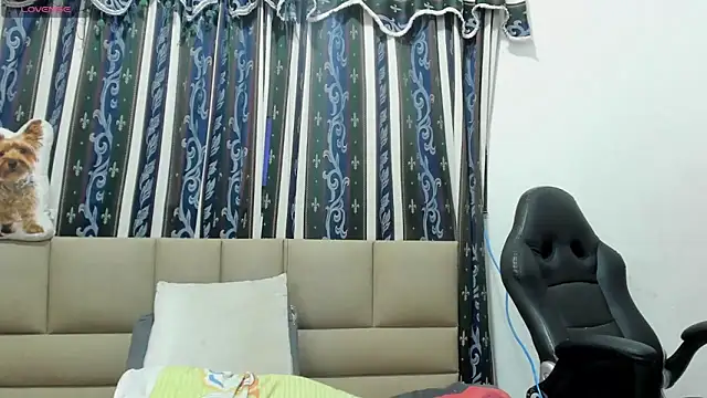 lilybaudyn_のライブXXXチャット