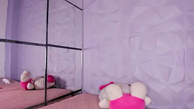 _LittleLia's Live XXX Chat