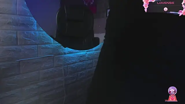 alice__tylor élő XXX-chatje