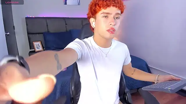 Aiiden_15's Live XXX Chat