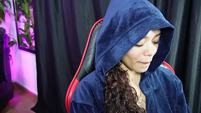 Онлайн чат XXX sara_sharma_