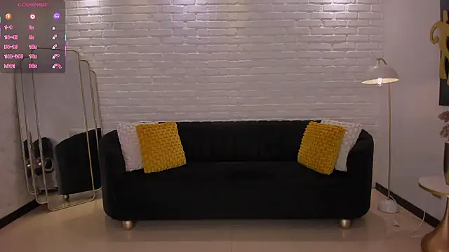 دردشة MaddyOwens الجنسية المباشرة